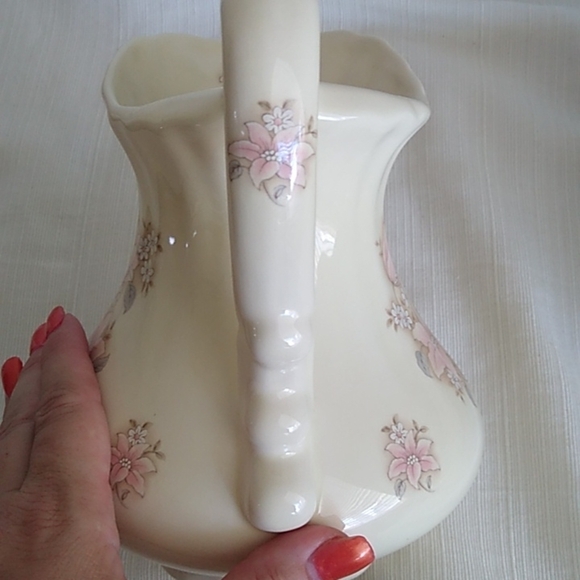 Vintage ATHENA California Small Floral Pitcher and Basin Set, Cream - Picture 6 of 10